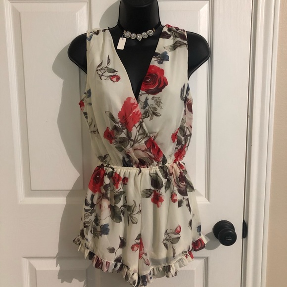 Dresses & Skirts - 💎 FLORAL ROMPER